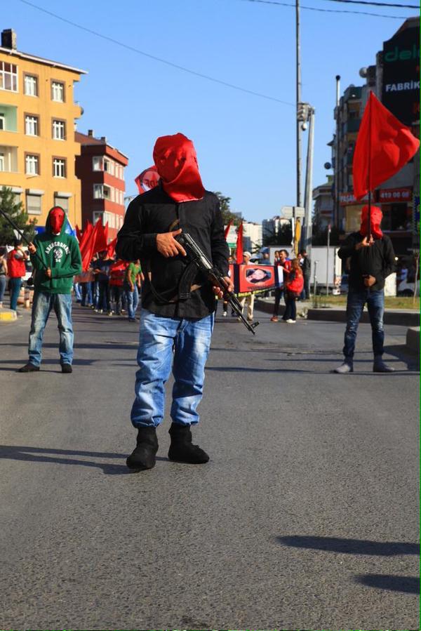 meydandar's tweet photo. Eğer hükümet önlem almazsa müslümanlara Saldırılar devam ederse tüm islami cemaatler birleşip öz savunma almalı... http://t.co/gWcydQeHiL