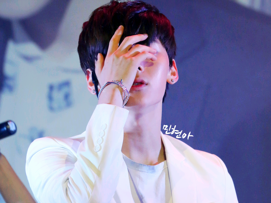 sominyu_0809's tweet photo. 150720 뉴이스트 홍콩 쇼케이스 민현 3P ♡ @NUESTNEWS @NUEST5Minhyun #NUEST #Minhyun http://t.co/fOEsaRK85l
