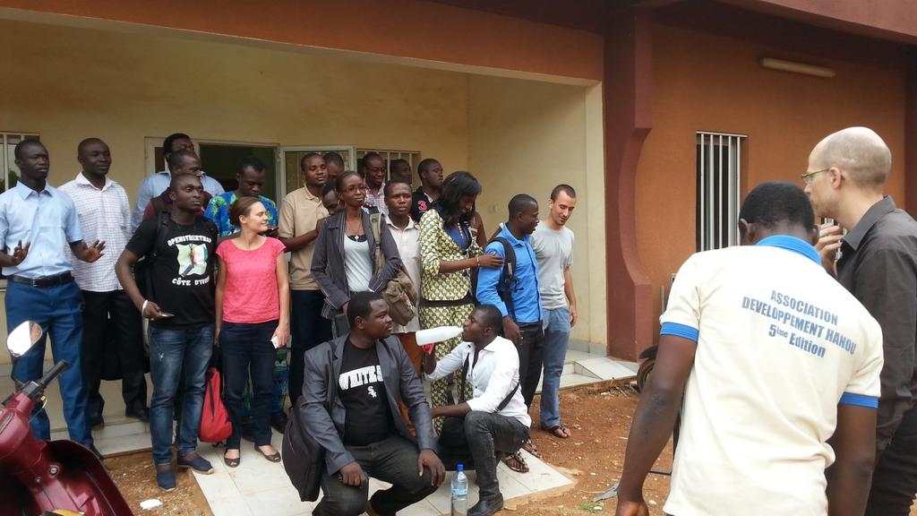 nicolas_chavent's tweet photo. Fin jour 2 #sotmbf2015 #Burkina à #Ouagadougou, rdv 22:  #mapathon et session #humanitaire! #ProjetEOF #lwili http://t.co/qofASw6pkN