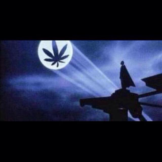 GeniusPothead's tweet photo. When you're tryin to match http://t.co/MKQnPDqGvz