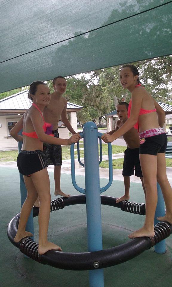 AngleSteinfeld's tweet image. my family