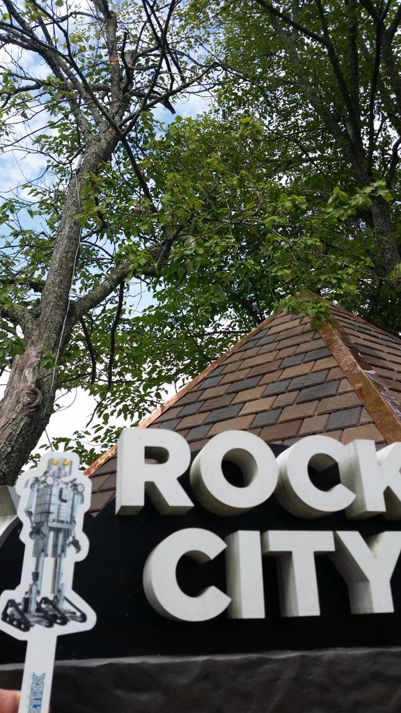 FaithTann's tweet image. Enjoying the Rock formations and tight squeezes! /TetrixbyPitsco #RoamingMrRobot