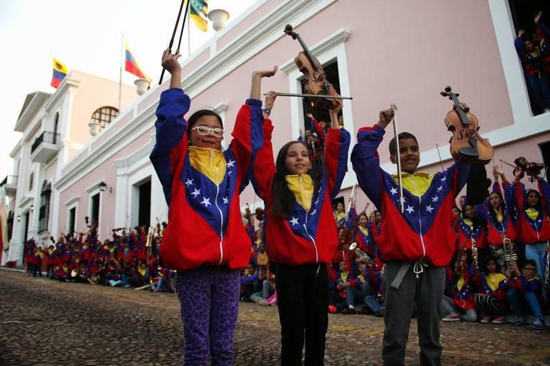 elsistema's tweet image. Chequea los núcleos de @elsistema por toda #Venezuela aquí -  bit.ly/1oVX85o #ElSistemaCumple40