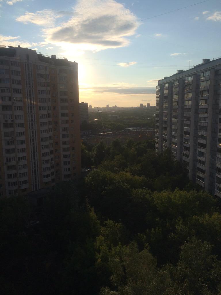 niLangdo's tweet photo. Строят дублер Кутузовского! Пока не громко, вроде спать можно http://t.co/NImuZtTFsk