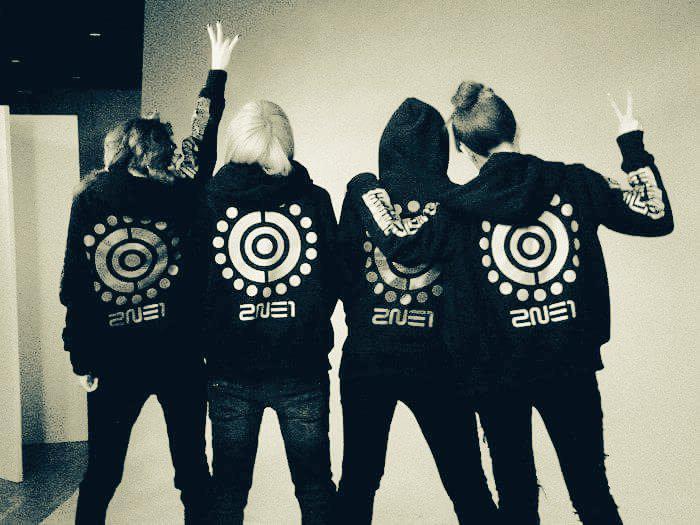 GizemEmktr's tweet photo. NEGA ÇEN ÇAL NAGA.  #MissingYou2NE1 http://t.co/SgqtXMicSA