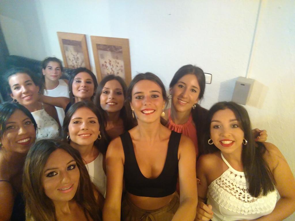 Pfernandez07's tweet photo. Volvamos de nuevo 😢 #coniltop #morenazas #reinasdelatarima #conilmanda 🎊🍉🏄☀ http://t.co/nBGdQwemJv