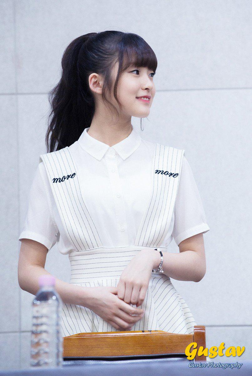 Arin_Thailand's tweet photo. [Fantaken] 150704 #OhMyGirl at Gwangju Fansign [©sunyoo] #아린 #Arin http://t.co/yBEtDoC6N3 http://t.co/G03zlq3KEs http://t.co/KXeylG3ilc