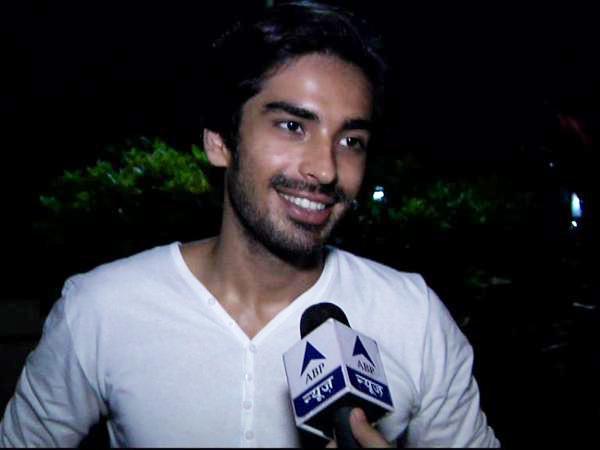MohitSehgalFC_'s tweet photo. #Sarojini @SBSABPNews Segment video  @itsmohitsehgal @shiny156  credit fan -  https://t.co/IRij81q669 http://t.co/P0K57By1V0