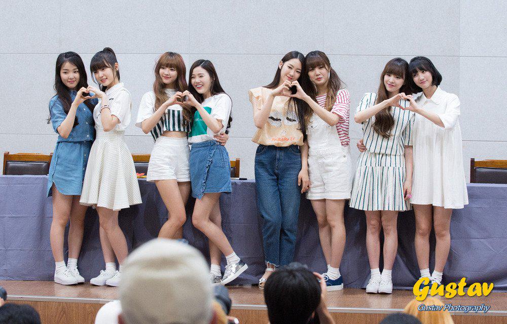 Arin_Thailand's tweet photo. [Fantaken] 150704 #OhMyGirl at Gwangju Fansign [©sunyoo] http://t.co/hVAUqrB2pv http://t.co/D0i97OLqVb