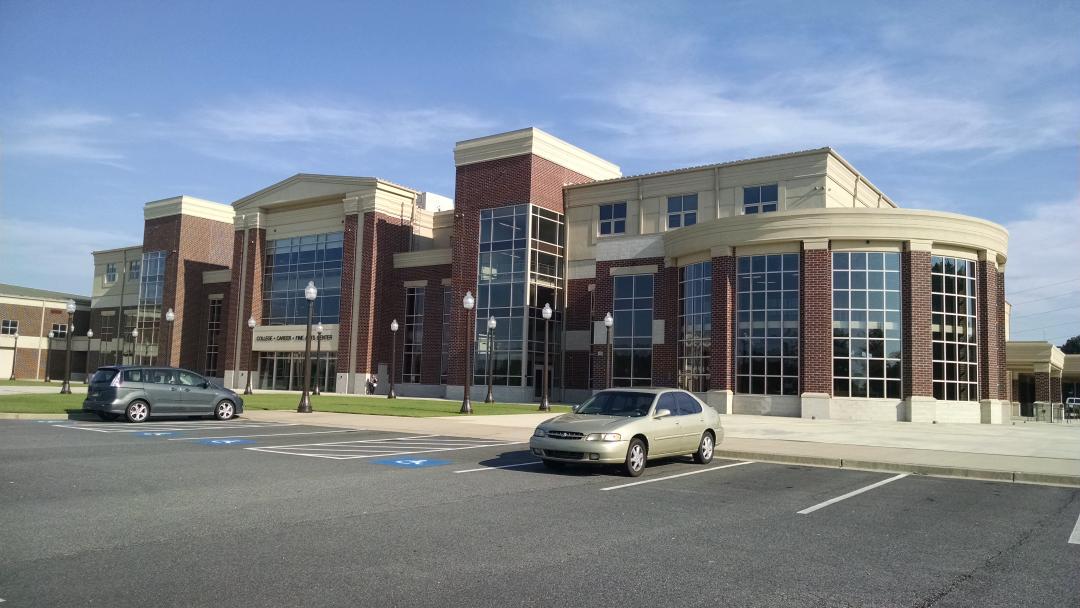 MelidaAReeves's tweet photo. Now, that's a Fine Arts Center!  @hopeatyeo http://t.co/kvxWlVxBt4