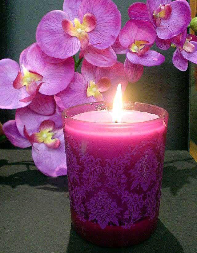 mlakalrooh12's tweet photo. وَ لــَيَّ آنسآن آن سآلتهُ : مَنْ آنـآ ؟ ابتَسمَ ليَّ وآشآر آلى قلبهَّ وقـآل :[ آنتيّ قلبـيَّ ] :* 💜💛💚 http://t.co/de4LUVQFhP