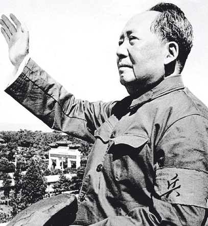 nytchinese's tweet photo. #时报看中国《毛泽东时代的中国：脱轨的革命》作者魏斐德在访谈中谈到50年代以后毛泽东的屡次失败、文化大革命暴行的主要责任人，以及毛泽东和习近平有哪些异同。
http://t.co/MnpDEx3FB1 http://t.co/ETwPDYfmc8