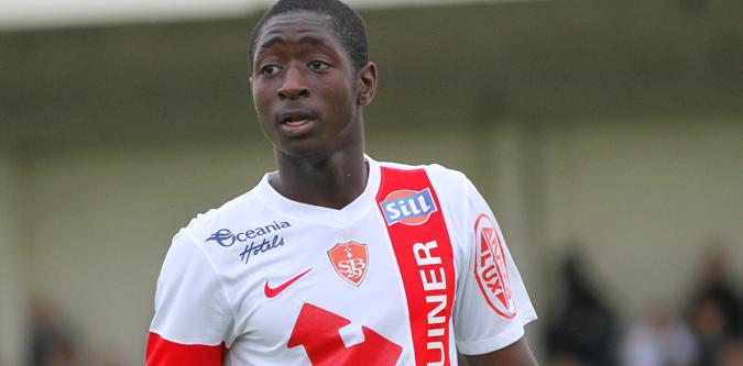 SB29's tweet photo. Ibrahima Sissoko a signé un premier contrat pro pour 3 ans avec le @SB29. http://t.co/9RJ8VG2afZ @Sissoko_Ibra http://t.co/02pYSfm6m9