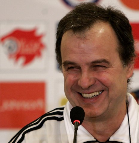 locosxbielsa's tweet photo. Ser el mejor te quita felicidad pero ser único nos hace felices a los demás. Feliz cumple, Loco! http://t.co/7lREwlreok