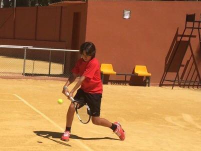 Nuestro representante @sergiodg10 ha ganado 6-3 6-1!! Vamos <a href="/EscuelaACE/">Escuela ACE</a> @rubengomeznacar <a href="/VRubio_09/">Víctor Rubio</a> <a href="/Pelufodos/">Juanjo Climent</a> !