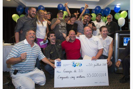 TorontoStar's tweet photo. $55M lottery jackpot won by 20 Rona employees (that means $2.75 M each). http://t.co/ofnm2qIVze http://t.co/Nwj9BYv5OF