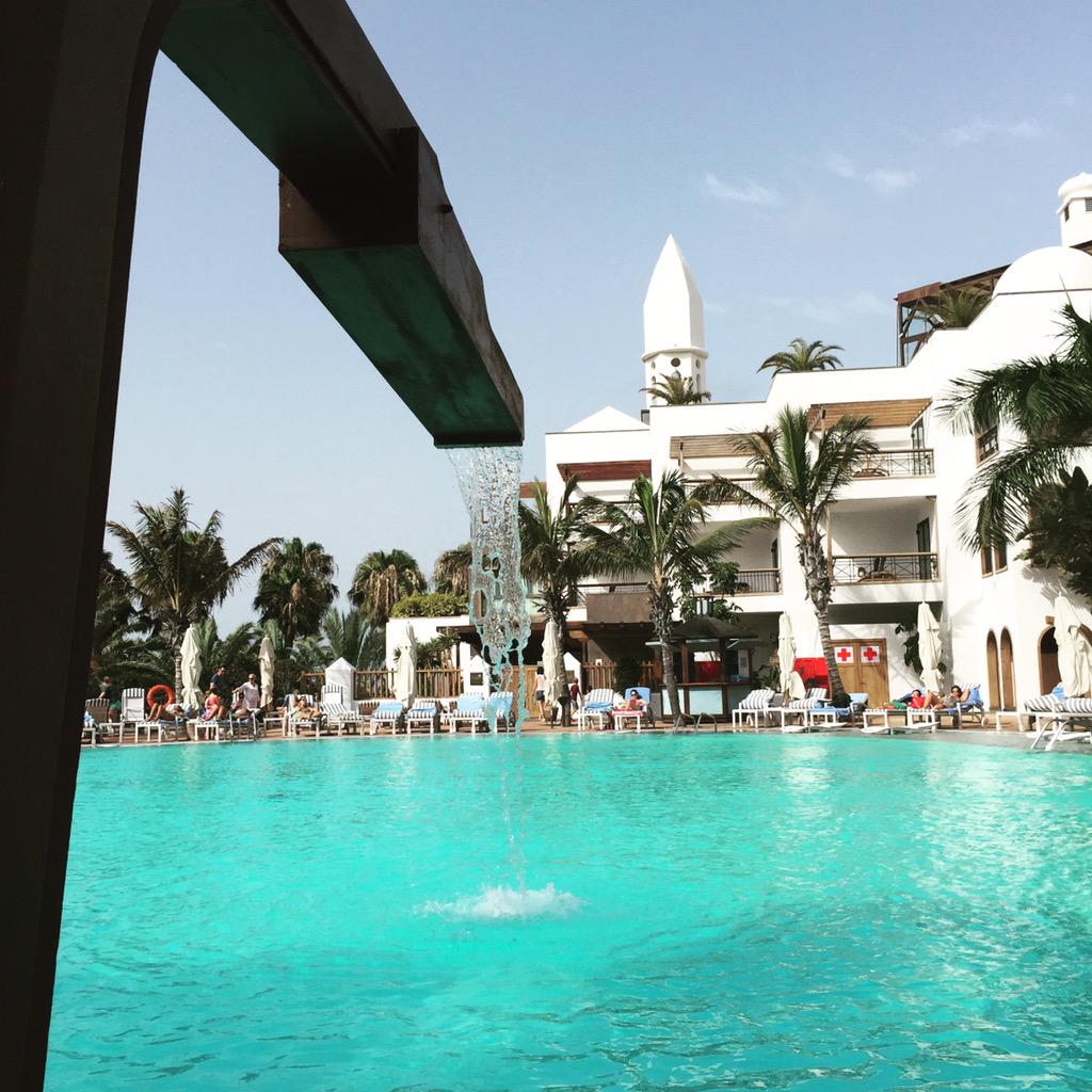 SaffronP's tweet photo. My view today #nottooshabby #happydays #princessyaiza http://t.co/aZ3FTci291