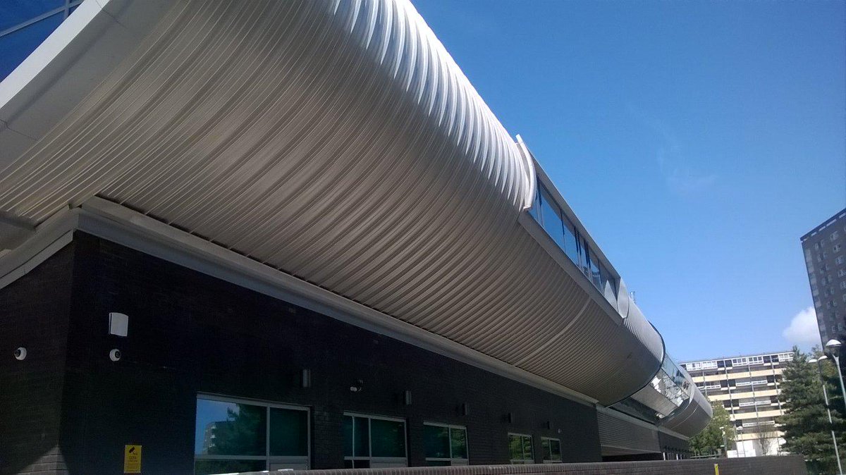 PJHOOK45's tweet photo. Always enjoy a look of Somerstown Hub ,great @Kalzip_uk roof. Brilliant installation by @KovaraProjects.Sunny Pompey http://t.co/9dWz742OB4