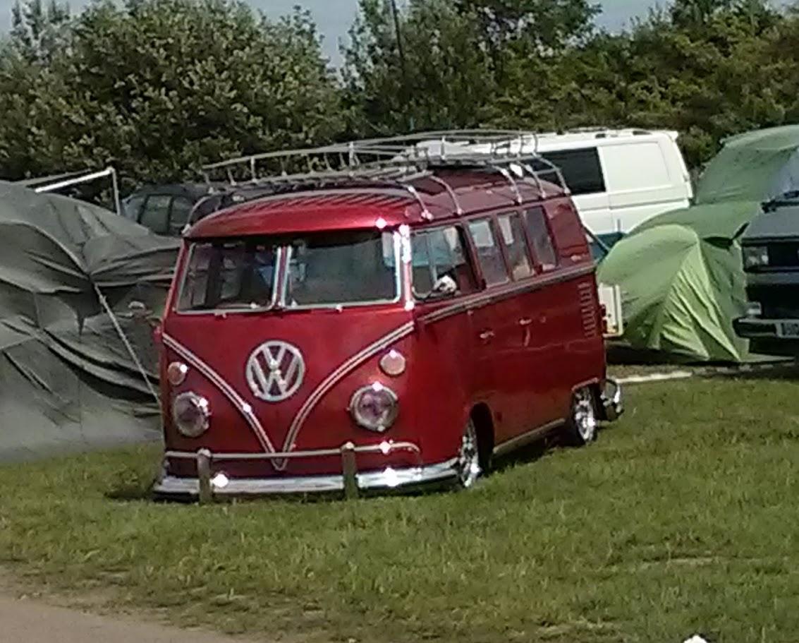needtoinsure's tweet photo. More cracking vans from #Bugjam29 @SantaPodRaceway . Fantastic Day #vw #vwbus #campervan http://t.co/WCsKzhpOjc