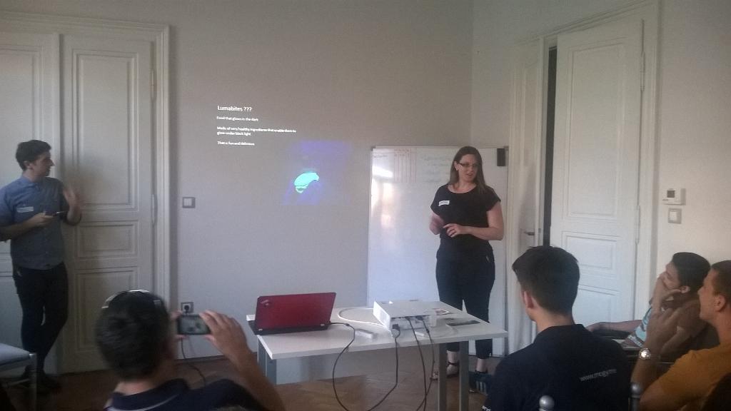 Next up is Martina from <a href="/lumabites/">lumabites</a> Glowing food sounds realy great! <a href="/OradianHQ/">Oradian</a> #leancroatia