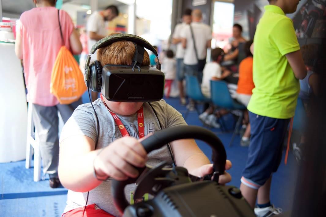 ASUSItalia's tweet photo. #ASUSexperience vi aspetta a #Giffoni2015, venite a a divertirvi insieme a noi! Foto di @gaetanodelmauro http://t.co/Q0GyiVoRnU