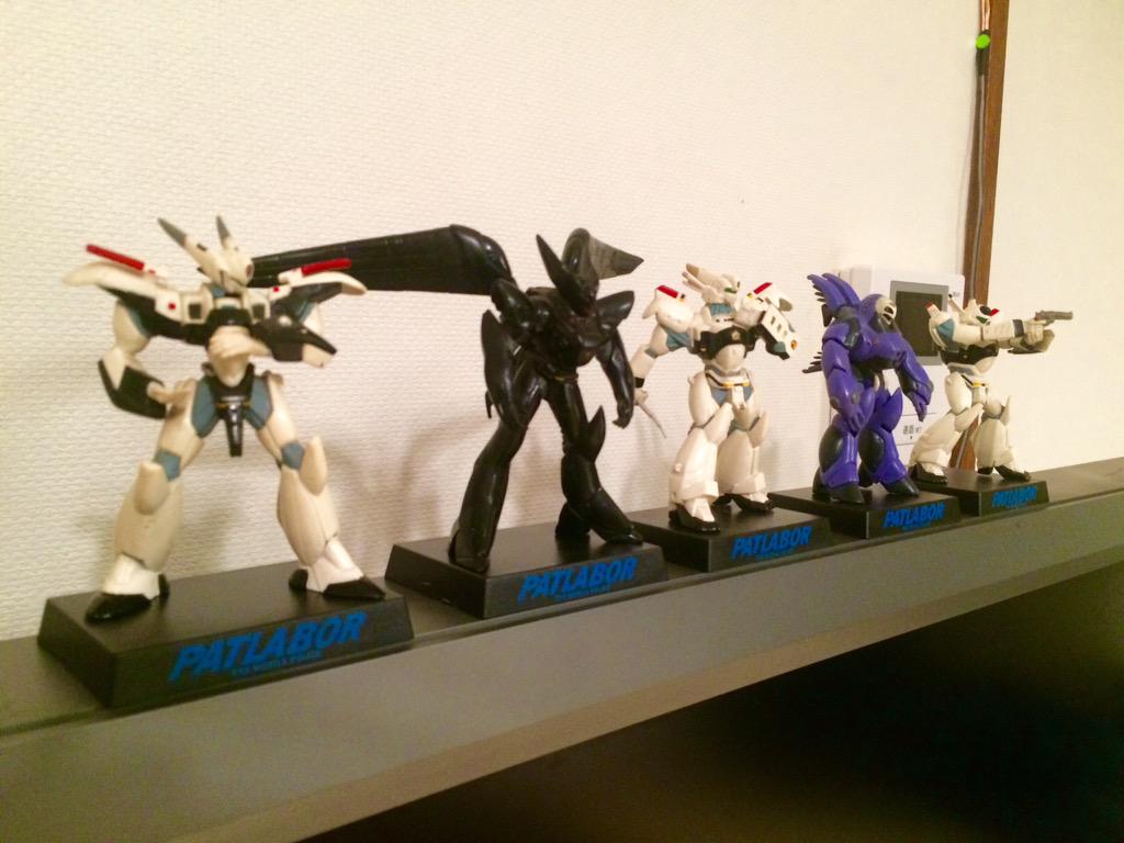 BlueIris_f64's tweet photo. ようやく物の配置が決まってきた。 http://t.co/nAUThT8Xx3