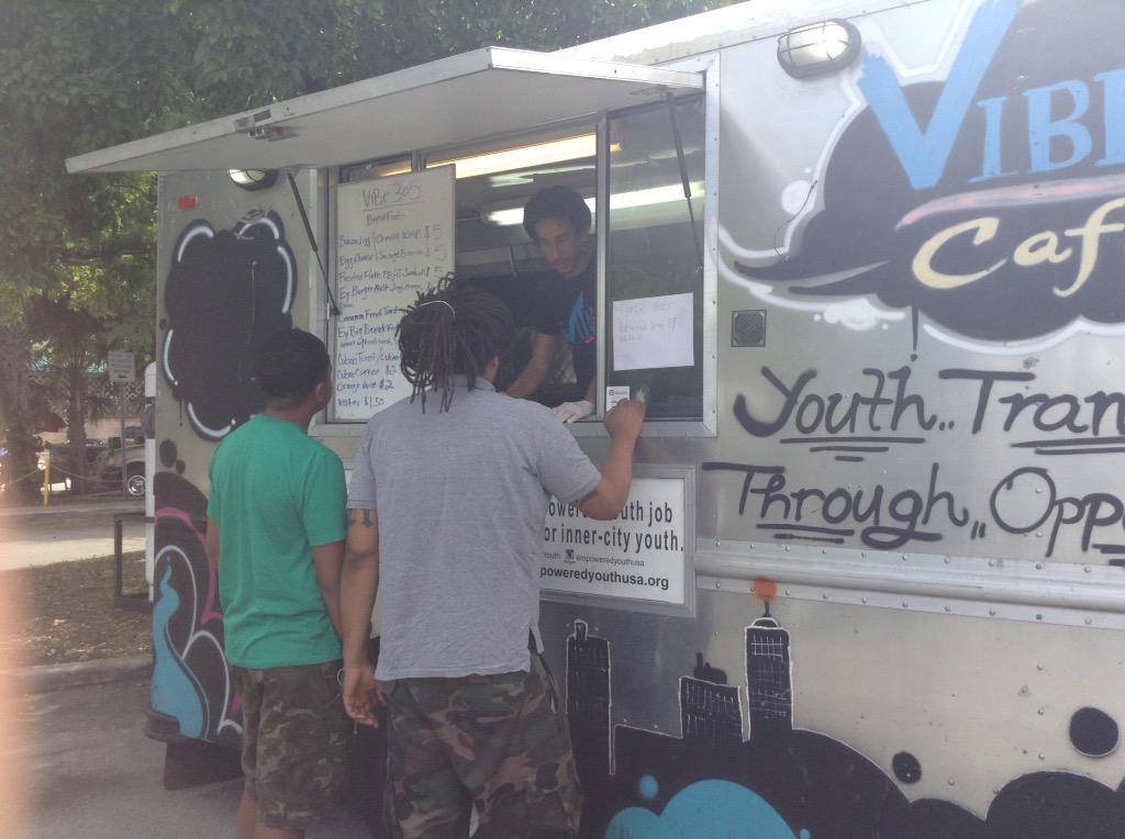 Vibe305cafe's tweet photo. Luis interacting with customers at the Gerstein justice building!!! http://t.co/sxpeXTNsAJ