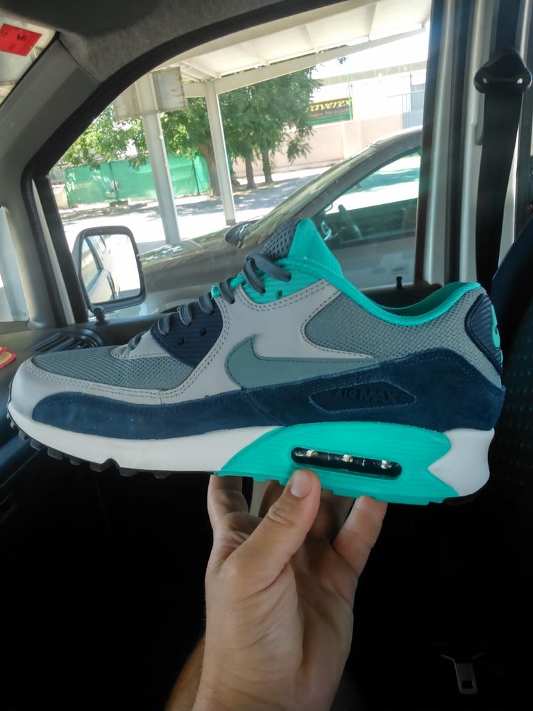JoseJlfg's tweet photo. Nuevas zapas http://t.co/f1iweC8EQQ
