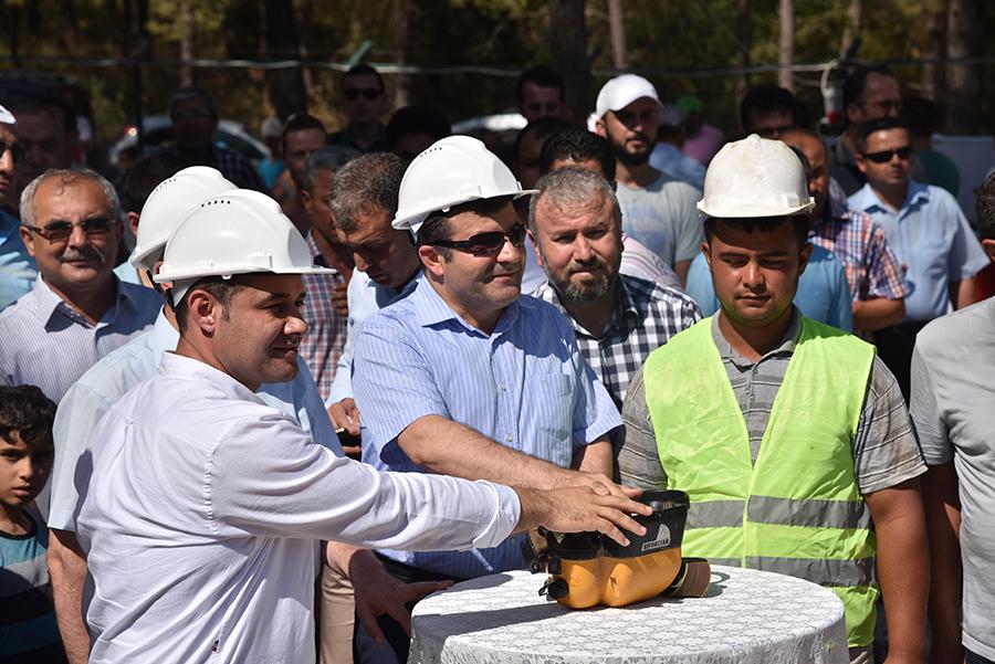Sokak hayvanlarımız için bakımevi ve rahabilitasyon merkezinin temelini düzenlenen törenle attık...