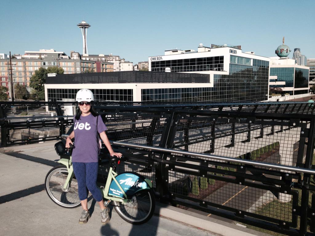 JiawenShi's tweet photo. Jetting through Seattle in my @Jet tee! #JetInGear #spaceneedle #biking http://t.co/qSvGGmx7Qf