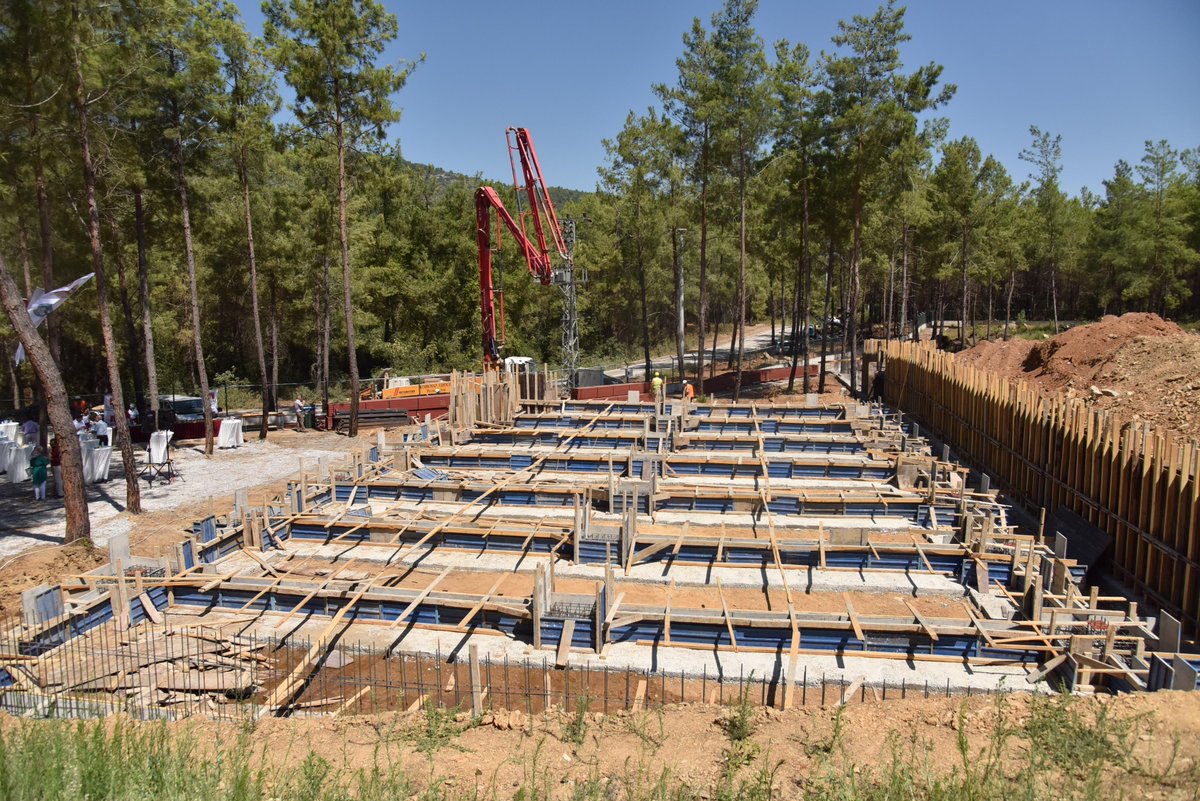 24 dönüm alana kurulacak olan hayvan bakımevinde yaklaşık 400 hayvana aynı anda bakılacak