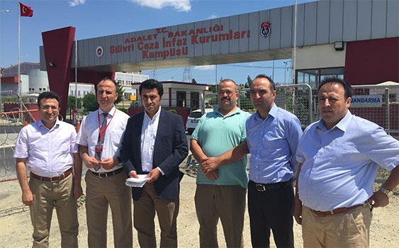 DailyNews_TR's tweet photo. Tutuklu polislerin avukatları:İddianamenin yazılması zor http://t.co/DQl50vRlPz