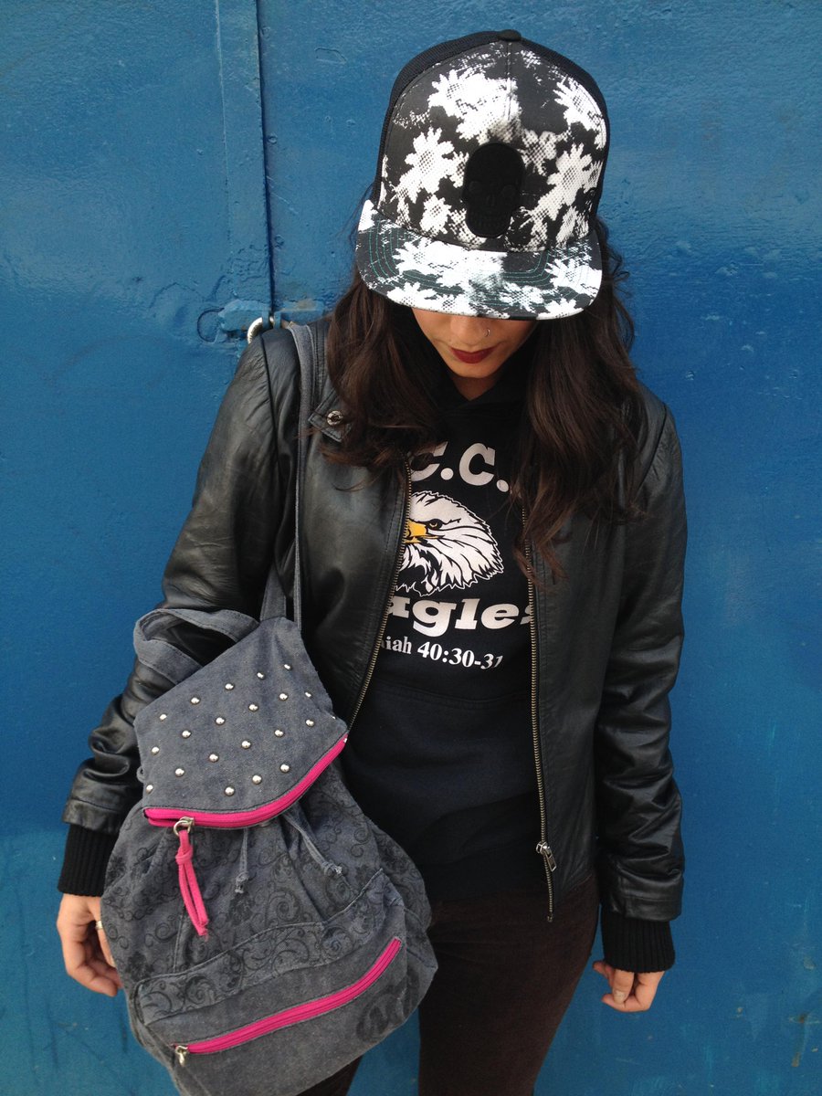 MetalMulishaCl's tweet photo. Pia Miljas comenzando la mañana con toda la actitud M/M http://t.co/riTJasiXxZ