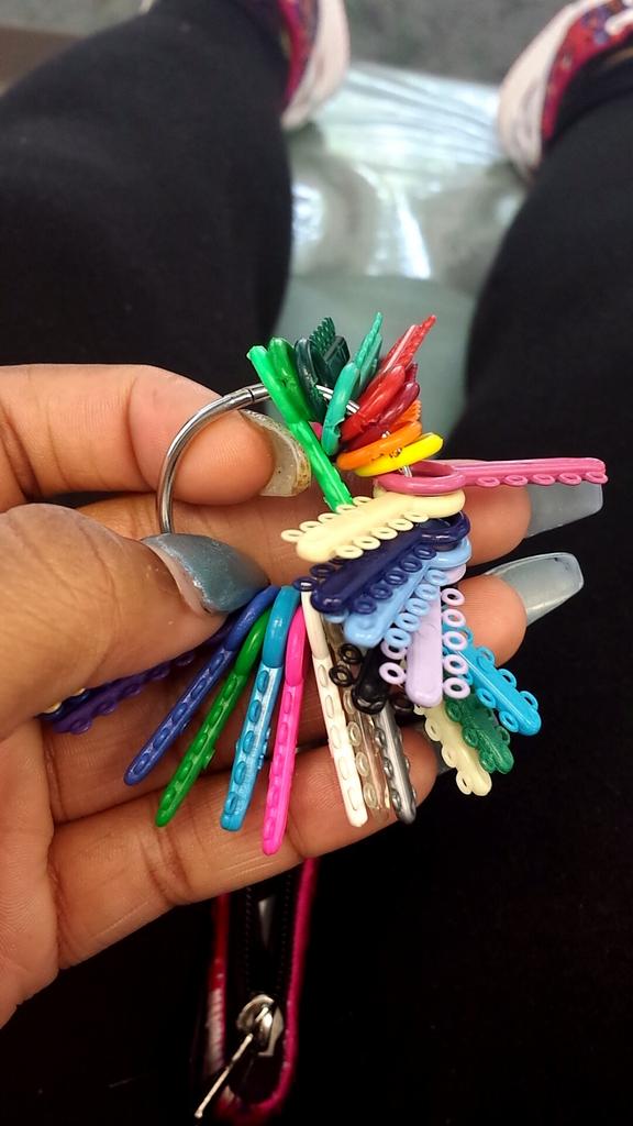 TheyCraveIce's tweet photo. #GrowingUpWithBraces The hardest decision of your life. http://t.co/vgou7GOUAB