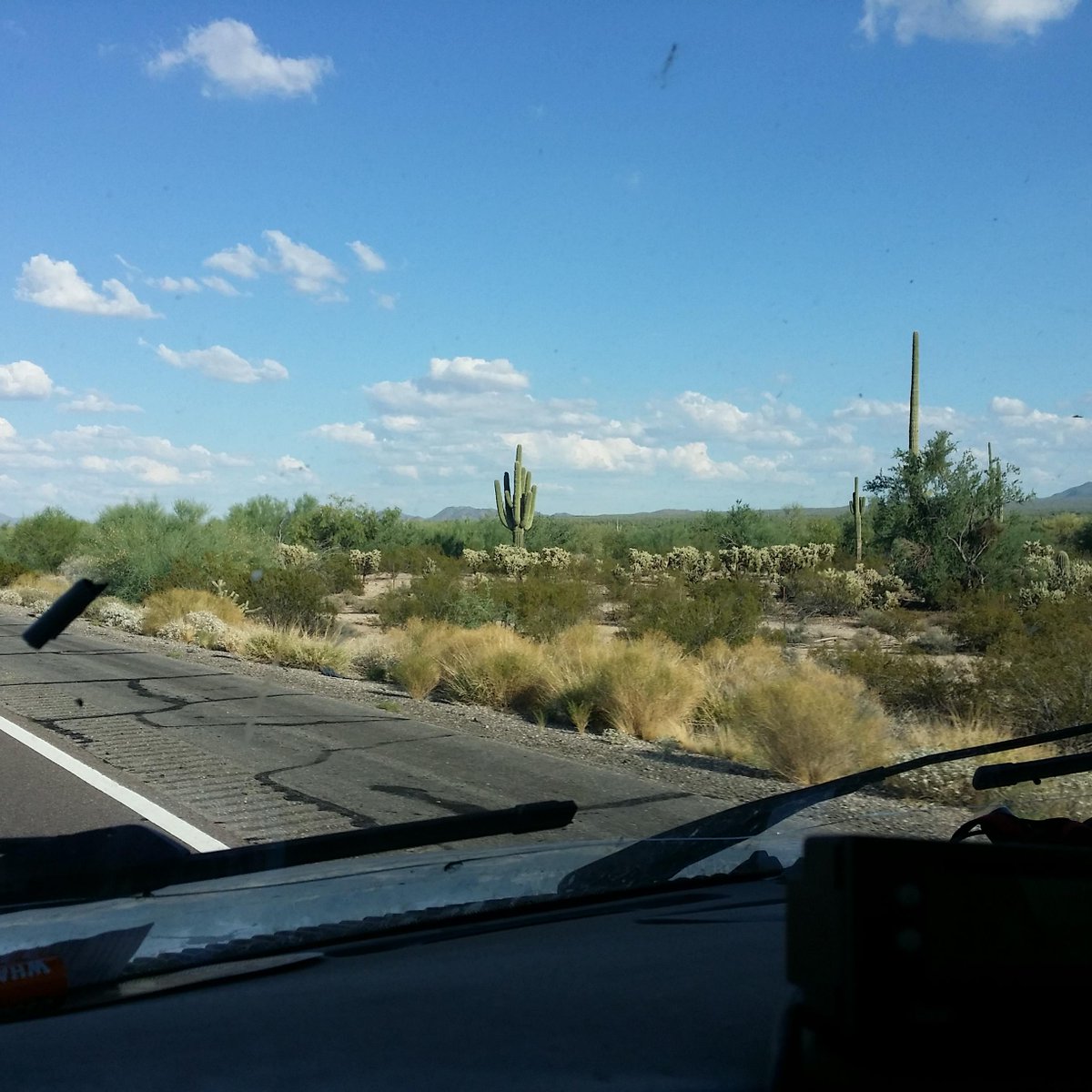 TheRvRoofMan's tweet photo. Good morning Arizona #Arizona #rv #rvlife #travel #TravelTuesday #tour #traveltime #touring http://t.co/zvKpyqx08g
