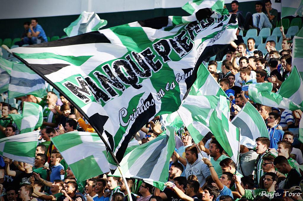 RToruiz's tweet photo. 35.539 socios. 21 de julio. Nada más que añadir. #Betis http://t.co/HKpWOAvFSE