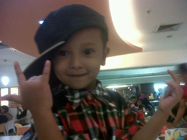 Rannote's tweet photo. Little \m/ ... Vander' http://t.co/04ueApndOY