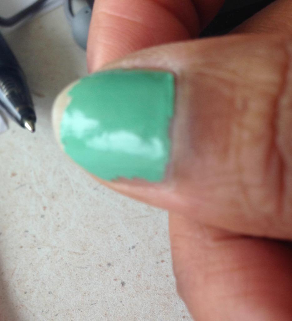 ShaylaLives's tweet photo. In honor of #NiallAppreciationDay I am wearing @essie niall color #FirstTimer http://t.co/sNG2t8LNr1
