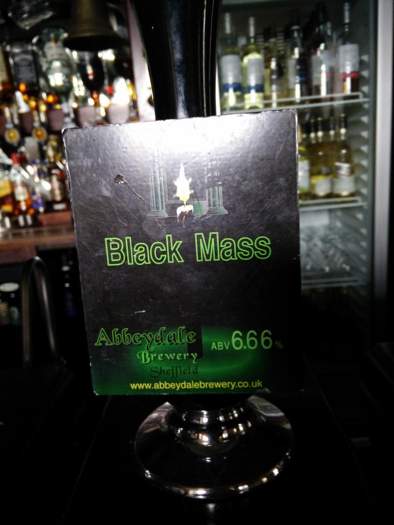 CornerhouseHU17's tweet photo. OTB: hook Norton Summertime @YorkshireBrewCo Passion @AbbeydaleBeers BlackMass slaters Smoked Porter #BevBeer http://t.co/a8EffnLWlV