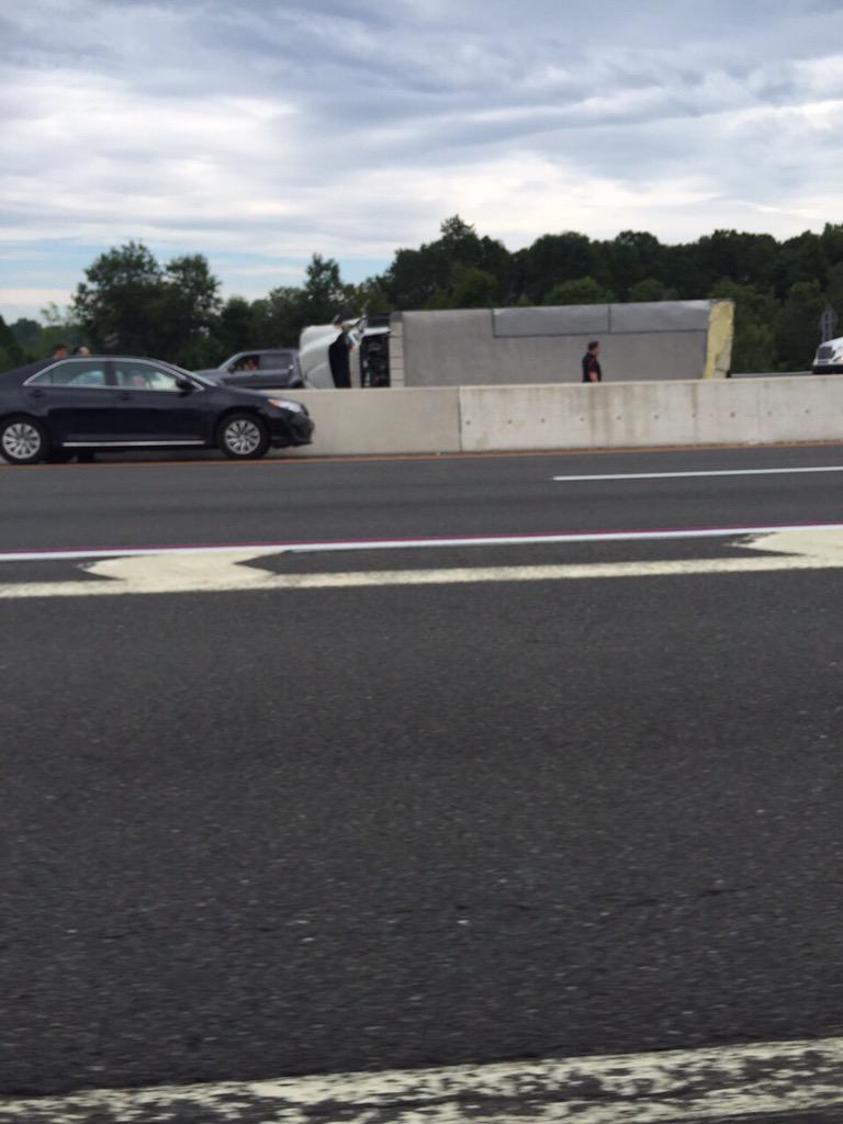 NYSBUFF's tweet image. Woodbury: NYS Thruway s/b at mm44, FD on scene reporting a overturned tractor trailer