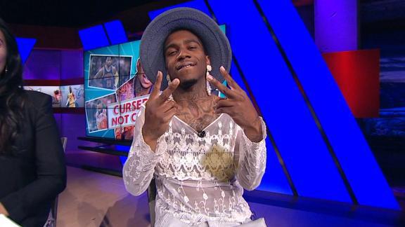 Juggalotus209's tweet photo. How would YOU feel, if your favorite rapper was dressed like this on live ESPN.. http://t.co/KsO66TXdaw