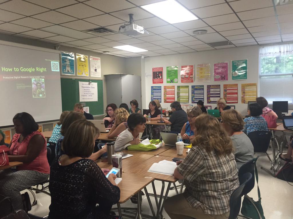 mpriceedtech's tweet photo. Standing room only with great teachers and interaction! #tia2015 #googlesearchtools #misdtechstory http://t.co/v89CMOTkn7