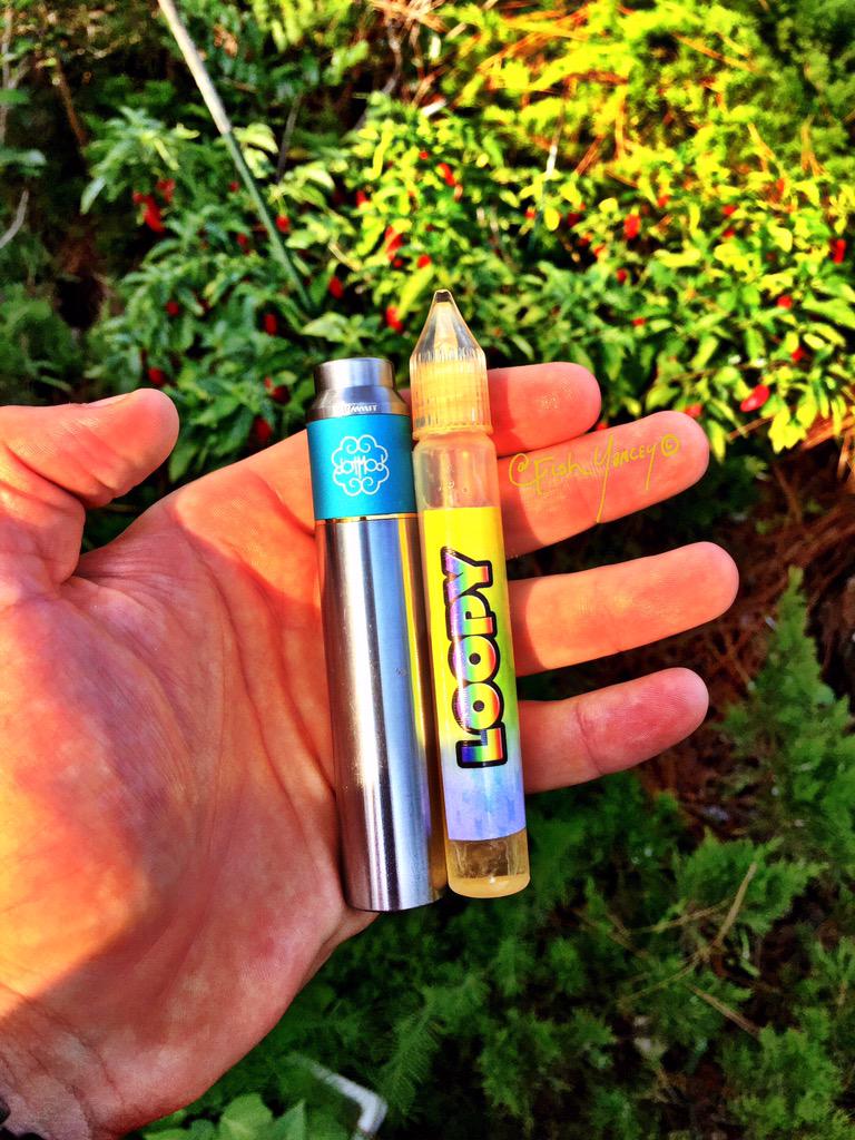 vaporminded's tweet photo. #handcheck rocking the new #Dotmod #Petri V1.5 with the #DistrictF5ve #SummitCap #NOTBlowingsmoke #vapelife #vapeporn http://t.co/az3e9tYr5r