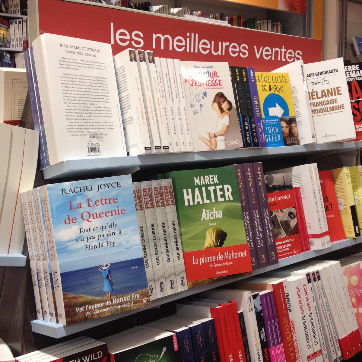 #Aicha <a href="/robert_laffont/">Robert Laffont</a> - belle mise en place de mon dernier roman <a href="/Monoprix/">Monoprix</a>