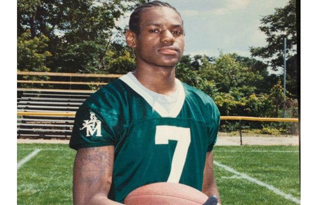WUnionFootball's tweet photo. Lebron James was an All-State receiver as a junior. He didn't play as a senior; he broke his wrist- in AAU basketball http://t.co/kK0YLGMYJi