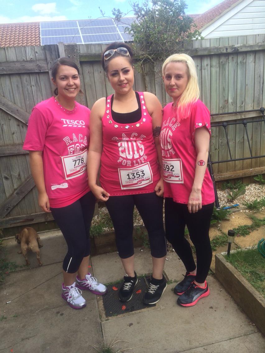jordyrose93's tweet image. All ready for race for life #pinkarmy #pink #teammadge