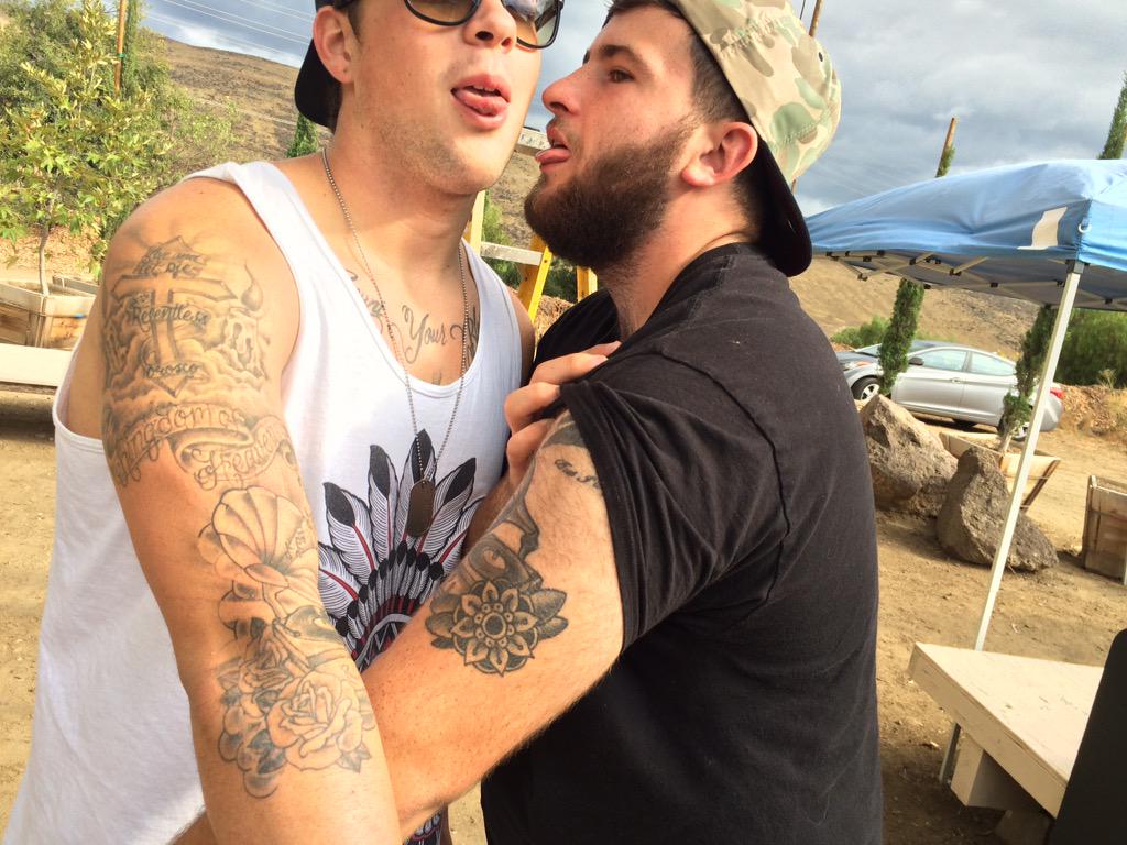 iTiEofficial's tweet photo. Zach and Matt are twinzies http://t.co/SiX2YzEy3y