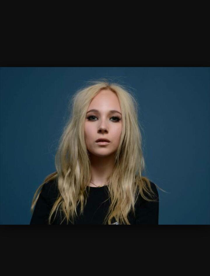 Wishing a happy 26th birthday to Juno Temple! 