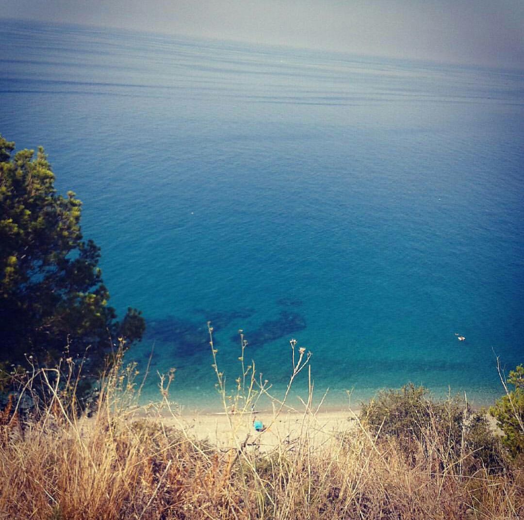 DavidJnez's tweet photo. ¿Quién dijo que Málaga no es un paraiso? Estupendo dia de playa en Maro. http://t.co/wzw7lLU35x