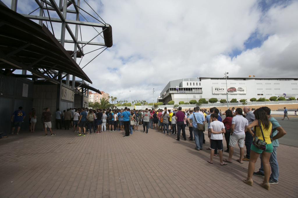 UDLP_Oficial's tweet photo. La primera fase de la campaña se cierra con cifra récord: 17.493 abonos http://t.co/XhnMUqMfZX #UDLasPalmas http://t.co/iHlM1TORwd